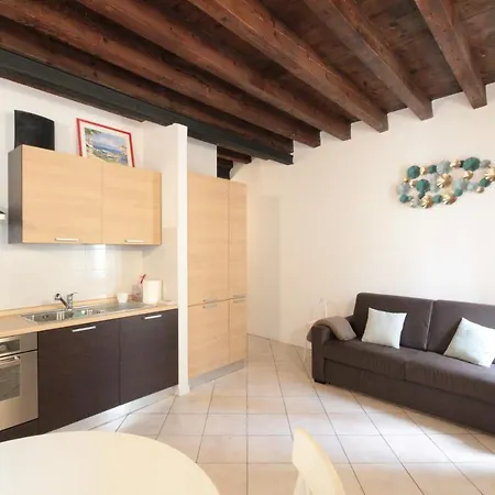 Interno 4 - Cozy New Flat * דסנזאנו דל גארדה