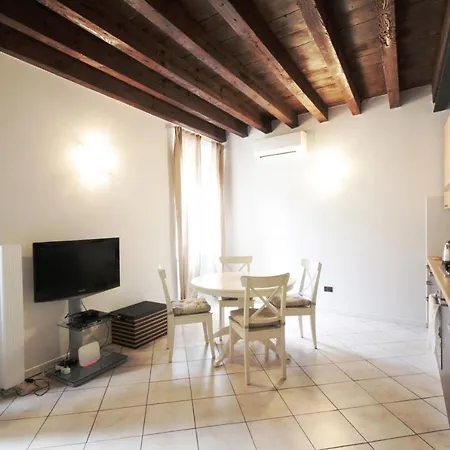 Interno 4 - Cozy New Flat Apartman