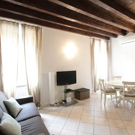 Apartment Interno 4 - Cozy New Flat